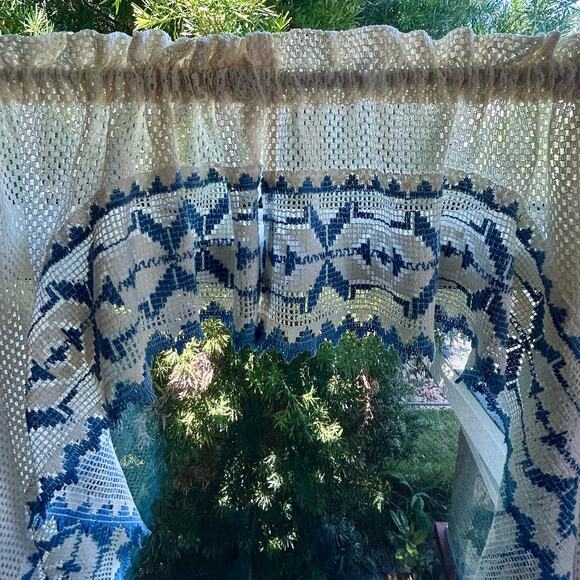 Vintage Cottagecore Blue and Cream Lace Ruffled Window Valances set of 2 - Picture 12 of 14